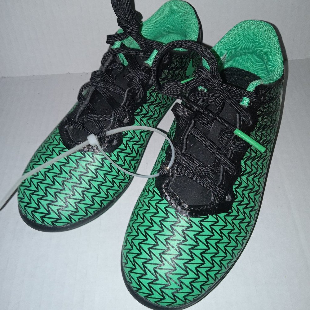 Under Armour Youth Soccer Cleats size 12K. NWOT